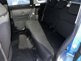 ☆後部座席の足元も広々してます!お問い合わせはTEL06-6430-1230 E-mail cars_genesis2007@yahoo.co.jpまで!!☆