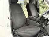 運転席も同様にきれい!まあきれいにしたんですけど。まじで腕イカれるかと思いましたが、お客様にはきれいな状態で見ていただきたいですからね!