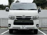 なんでディーゼル4WDの寒冷地仕様でこの価格なの?って思いますよね。実はこのハイエース、仕入れ時めちゃくちゃ汚かったんです(笑)外装は雨シミ・鉄粉びっしり中は藁?まみれだったんだけど全部落としました!