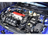 【気持ち良くご納車致します】仕上げ専門スタッフによる、専用ポリッシャーによるボディの磨き仕上げ、ホイール、タイヤハウス内側の清掃、内装の抗菌クリーニング、各部スイッチ、ハンドル、細部の清掃を行います。