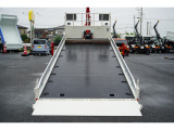 豊富なトラック、商用車、ハイエースなど取り扱っております。一度HPご覧ください。http://www.vantruck.co.jp/