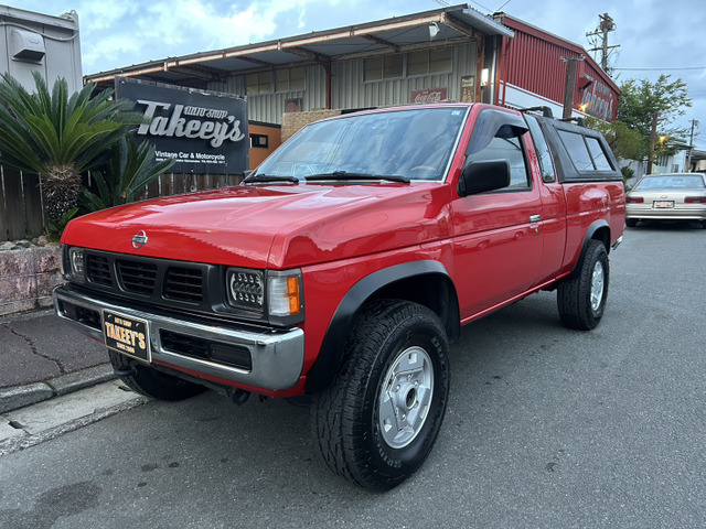 ダットサンピックアップ  キングキャブ シェル付 4WD