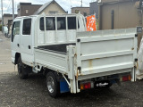 荷台とキャビンのバランスが分かる一枚!最大積載量1,250kg、さまざまな運搬用途に対応するトラックです!