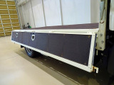 荷台内寸:305&times;160&times;38 三方開 左右セイコーラック ロープ穴2対