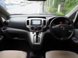 NV200バネットバン  車いす2名 計6名 リヤーエアコン付き