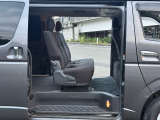 ちなみにハイエースはスーパーGL以上のグレードになると後席クーラー&ヒーターも標準装備!運転席とは独立してオンオフできるから前シーズン快適に過ごせます。