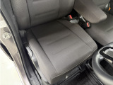 【全国納車OK】 現車をご覧になれないお客様でも、安心してお車をご購入いただける環境を整えております。 色々な角度から撮影したたくさんの画像など豊富な資料送りいたしております。