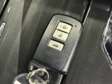 【スマートキー】 車内へのアクセス楽々、今や必須アイテムの「スマートキー」には、キー複製防止「イモビライザー」まで備わっております。