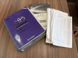 取扱説明書と点検記録簿です。整備記録が8枚あります