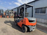 トヨタL&F エンジンフォークリフト 20372