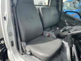 運転席シート、一部切れ有り。