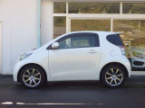 iQ 1.3 130G ユーザー買取・禁煙車・純正ナビ・フルセグ