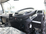 ★装備:DPF EZGO LDWS ESP アクティブブレーキアシスト(AMB) エアサスコントローラー★