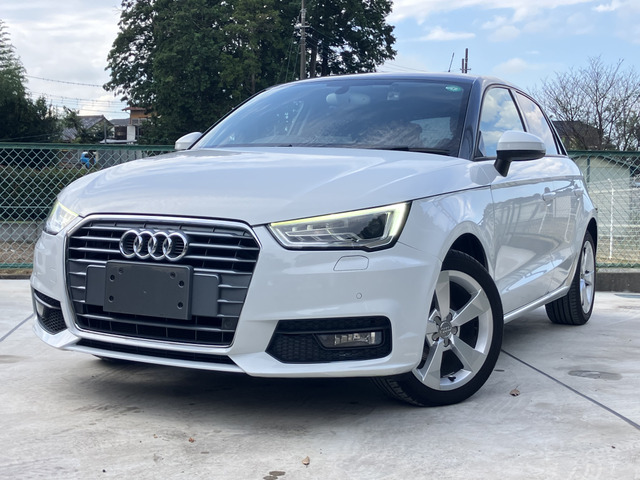 A1スポーツバック 1.0 TFSI スポーツ ブラックレザーシート&シートヒーター