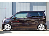 Royal Worksではカスタムにも力を入れております!車のことなら何でもご相談にのりますので何なりとご相談ください!
