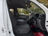 買ったばかりの愛車、ずっときれいにしていたいですよね!ご購入いただいたお車を綺麗な状態に保てるよう、コーティングなどのオプションもご用意しております。詳しくは店舗までお問い合わせください♪