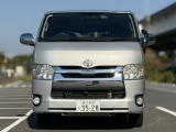 5型とはいえ、スーパーGL。外観もかっこいいし、しかもこれ【LEDヘッドライト】搭載車なんですよ!ヘッドライトがLEDってだけでフェイスもこんなにかっこよくなるんですね。