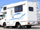 内外装の状態につきましては中古車となりますので経年劣化等による年式相応の使用感はありますが、年式と走行距離から鑑みましても良い状態を保っております。