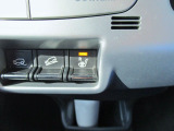 ★運転席シートヒーターを装備。