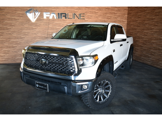 米国トヨタ タンドラ クルーマックス SR5 5.7 V8 4WD リフトアップ