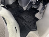 【展示車両について】 低価格を実現するため、微細な傷などは修理せずに展示している場合がございます。できるだけご説明させて頂くようにしておりますが、ご不安な方はスタッフまでお尋ねください。