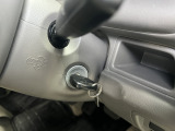 【自社整備工場完備】 自社整備工場を完備しており、納車前は徹底整備後お渡しとなります。自社工場だからこそ時間をかけれる。自社工場だからこそきめ細かい整備を。自社工場だからこそ出来る事があります。