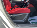シートリフターで高さ調整可能です。
