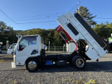 車両左側・ダンプアップ:ダンプ昇降良好です。栃木県栃木市(栃木県南部)『道の駅みかも』様ヨコ、東北道『佐野藤岡インター』出て小山・水戸方面へ約3分!!トラックダンプ専門ハイトレーディング