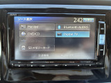 TVナビ、CD/DVD、Bluetoothオーディオなど多機能なデッキ付き!
