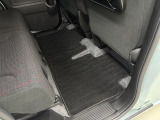 【全国納車OK】 現車をご覧になれないお客様でも、安心してお車をご購入いただける環境を整えております。 色々な角度から撮影したたくさんの画像など豊富な資料送りいたしております。