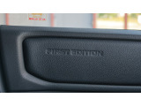 ～FIRST EDITIONロゴ入りの専用ドアトリム～