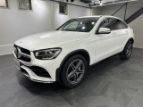 スポーティなエクステリアを演出するAMGスタイリングパッケージ(フロント、リア)や、19インチAMG5ツインスポークアルミホイールを採用しています。屋内保管車ですので、新車時の塗装コンディションです。