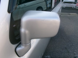 程度が悪い車が安いのは当たり前です。当店はコストを安く!薄利多売価格設定お客様が良い車両をお買い求め安くだけをこだわってます。少し年式古くても程度の良い車は沢山あります。