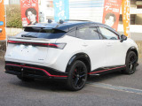 NISMOパーツの赤いラインが際立つスポーティーな一台です!!