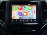 Uコネクト8.4インチタッチパネル式モニターには、メモリーナビゲーションのほか地デジやAppleCarPlayおよびAndroidAuto等のメディアに対応しています。また、車両の各設定等も可能です。