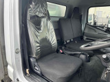 車内シート一部タバコ焦げ穴有り。
