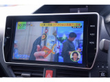 大型モニター装備