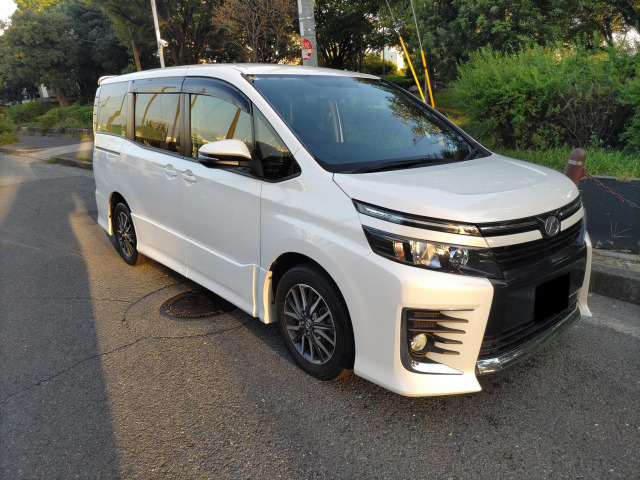 ヴォクシー 2.0 ZS 禁煙車 T V NAVI ETC
