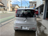 後ろの窓も大きく見やすいです。