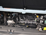 一般的なコンパクトカーとは異なるエンジンをリアに据えるというイノベーション[RRレイアウト]により想像を超えた敏捷性と広いキャビン、軽自動車並みの小回り性能を実現!!