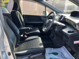 運転席 目立つような傷等ありません。