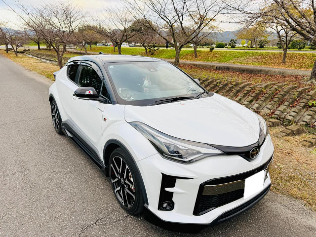 トヨタ C-HR 
