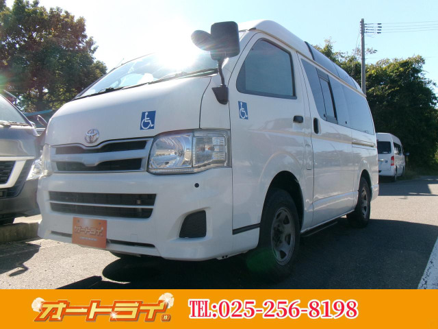 ハイエースバン 3.0 DX ロング ハイルーフ ディーゼル 4WD 10人乗り4WDハイルーフリ...