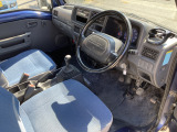サンバー VC プラス 4WD 5スピード・4WD・リヤ分割シート・AW