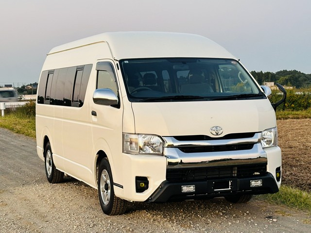 トヨタ ハイエースコミューター 