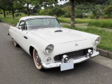 オートチョーク付きEdelbrock製4バレルキャブレター装備、点火系も更新し、始動性を向上