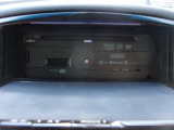 CD,DVD,SDカードスロットル。