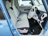 ★運転席・助手席ともキレイでコンディション良好です。