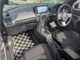 運転席全体アングルです。マットも比較的綺麗です。(内装クリーニング済み!!)