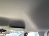 運転席/助手席上部天井も綺麗な状態です。